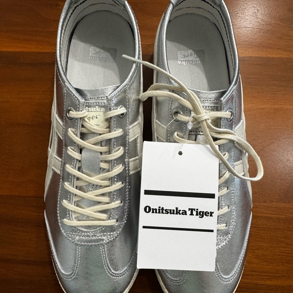 Onitsuka Tiger Mexico 66 SD by Asics unisex Metallic Silver Sneakers